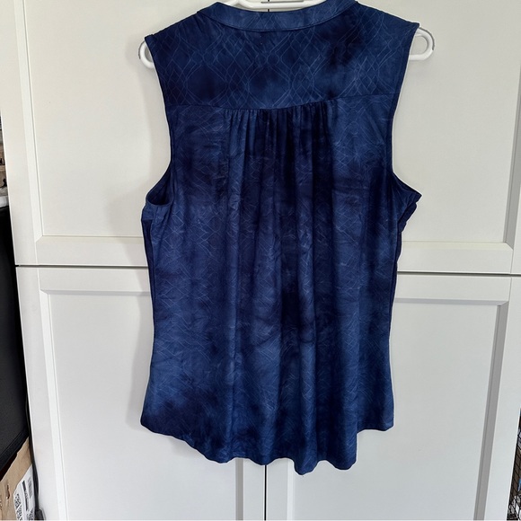 Navy Blue Sleeveless top by Rick’s, size Medium - Picture 5 of 13